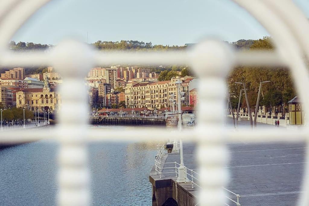La Casita Verde. Metro Cerca Del Casco Viejo Bilbao Exterior foto